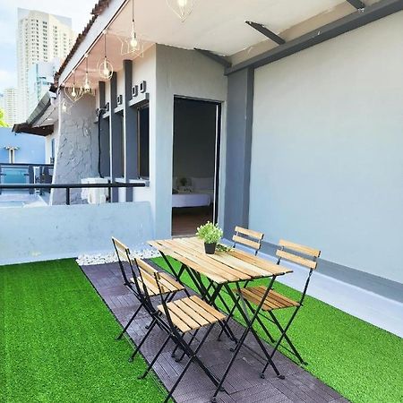 Gurney Coast Guest House By Sky Hive George Town  Kültér fotó